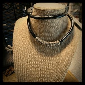 Black magnet cord wrap